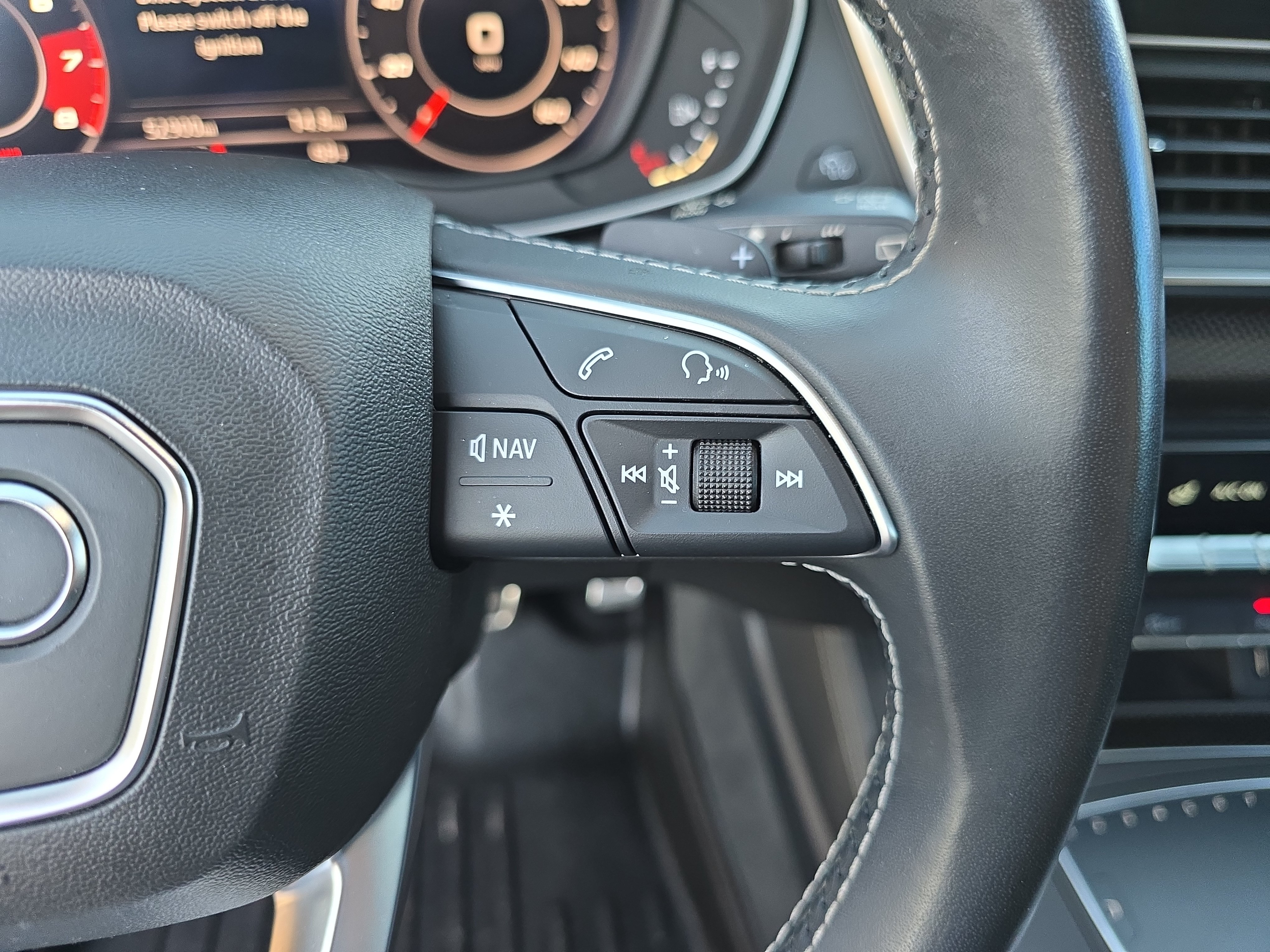 Used 2018 Audi SQ5 Prestige w/ Prestige Package AWD/4WD image 18