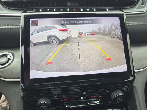 Used 2023 Jeep Grand Cherokee L Limited image 28