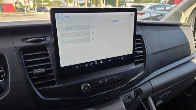 Used 2023 Ford E-Transit Medium Roof RWD image 27