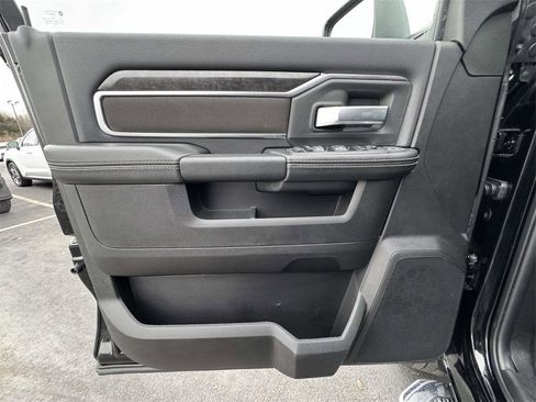 Used 2024 RAM 2500 Big Horn w/ Safety Group image 25