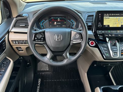 Certified 2023 Honda Odyssey Touring image 32