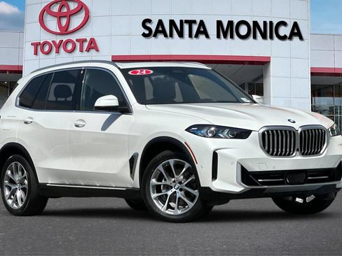 Used 2024 BMW X5 xDrive40i w/ Premium Package AWD/4WD image 2