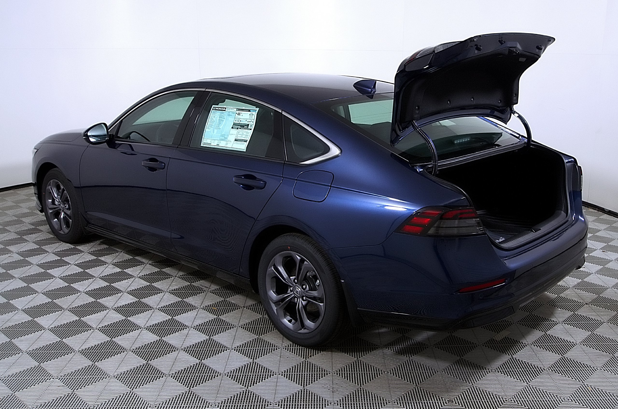 Used 2024 Honda Accord EX image 10