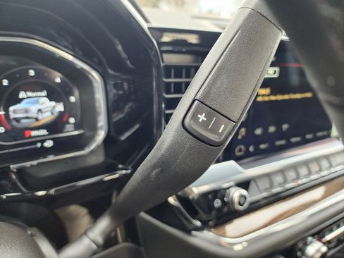 Used 2025 GMC Sierra 1500 Elevation image 28