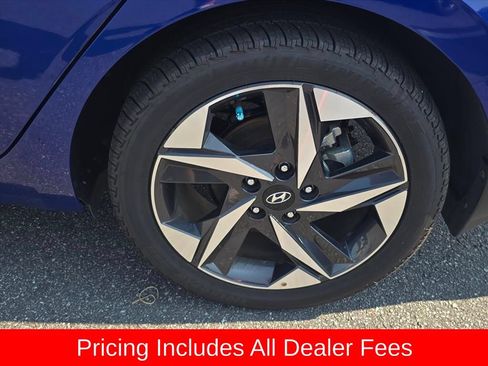 Used 2023 Hyundai Elantra SEL w/ Convenience Package FWD image 14