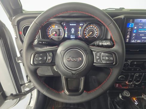 Used 2024 Jeep Wrangler Unlimited Rubicon AWD/4WD image 27