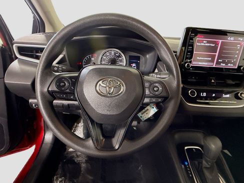 Used 2022 Toyota Corolla LE FWD image 13
