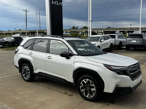 Used 2026 Subaru Forester Premium AWD/4WD image 11