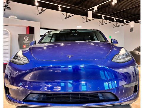 Used 2022 Tesla Model Y Long Range image 3