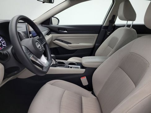 Used 2024 Nissan Altima 2.5 SV image 17