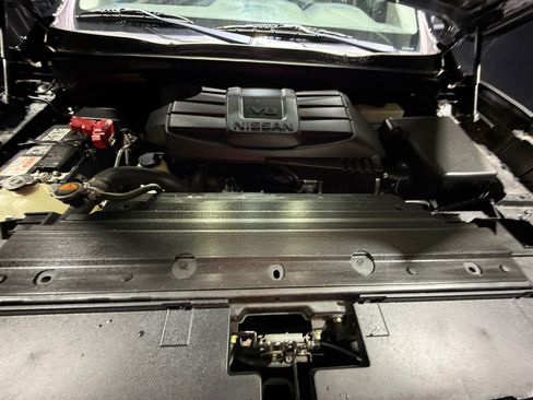 Used 2021 Nissan Titan SV w/ SV Convenience Package AWD/4WD image 21