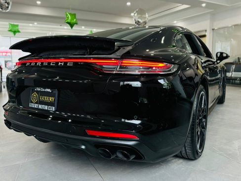 Used 2022 Porsche Panamera 4 Platinum Edition image 10
