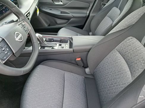 Used 2026 Nissan Sentra SV w/ SV Convenience Package FWD image 18