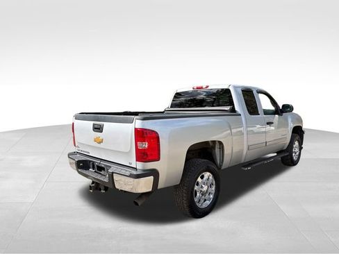 Used 2013 Chevrolet Silverado 2500 LT w/ Interior Plus Package AWD/4WD image 3