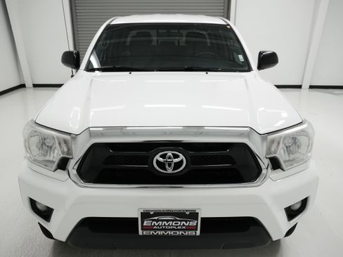 Used 2012 Toyota Tacoma PreRunner image 2
