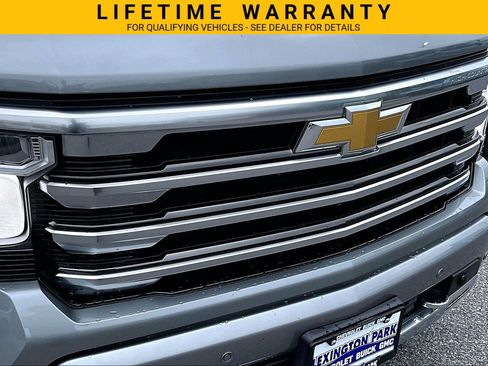 Used 2024 Chevrolet Silverado 1500 High Country AWD/4WD image 32