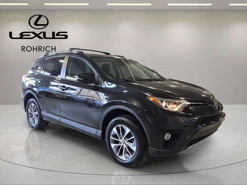 Used 2017 Toyota RAV4 XLE image 3