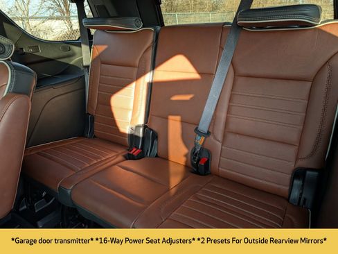 Used 2023 GMC Yukon Denali Ultimate image 30