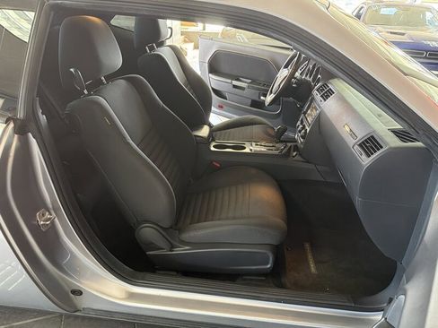 Used 2014 Dodge Challenger R/T image 19