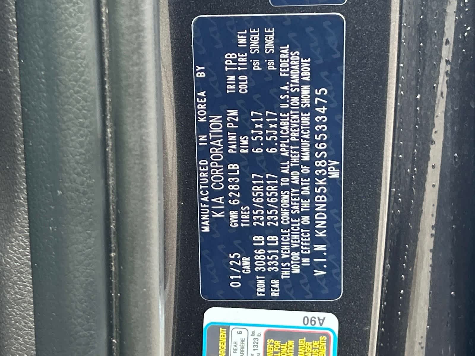 Used 2025 Kia Carnival FWD image 13