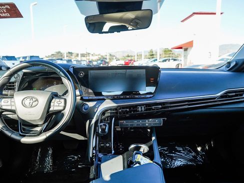 Certified 2022 Toyota Mirai XLE image 13