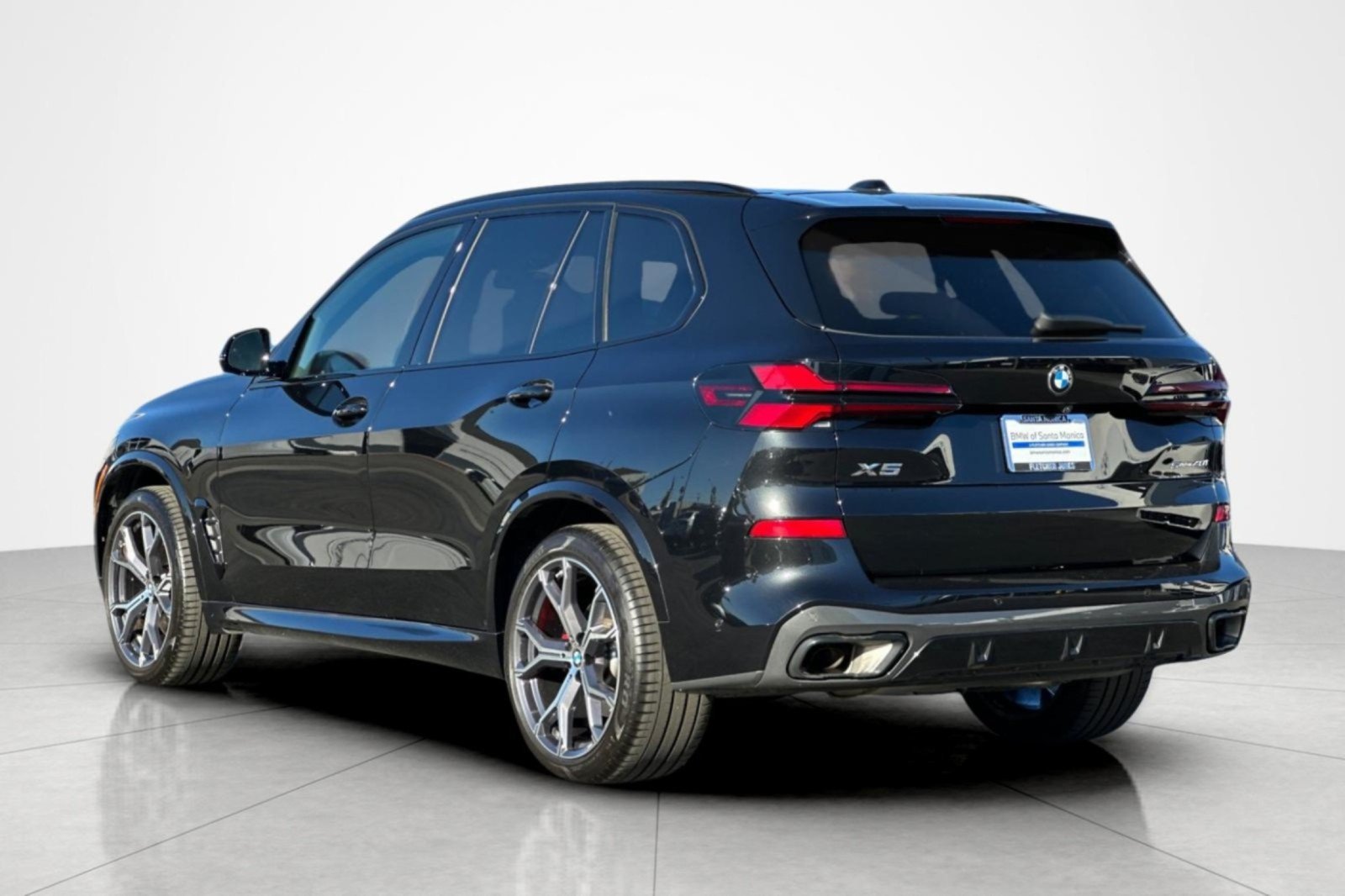 Used 2024 BMW X5 sDrive40i w/ M Sport Package RWD image 3