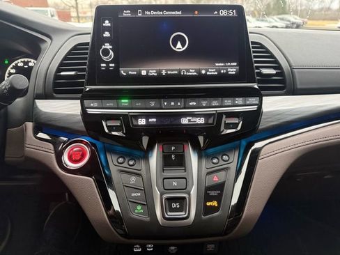 Used 2025 Honda Odyssey Elite image 12