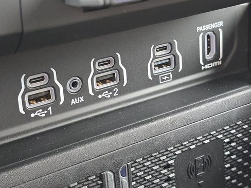 Used 2025 RAM 1500 Limited image 15