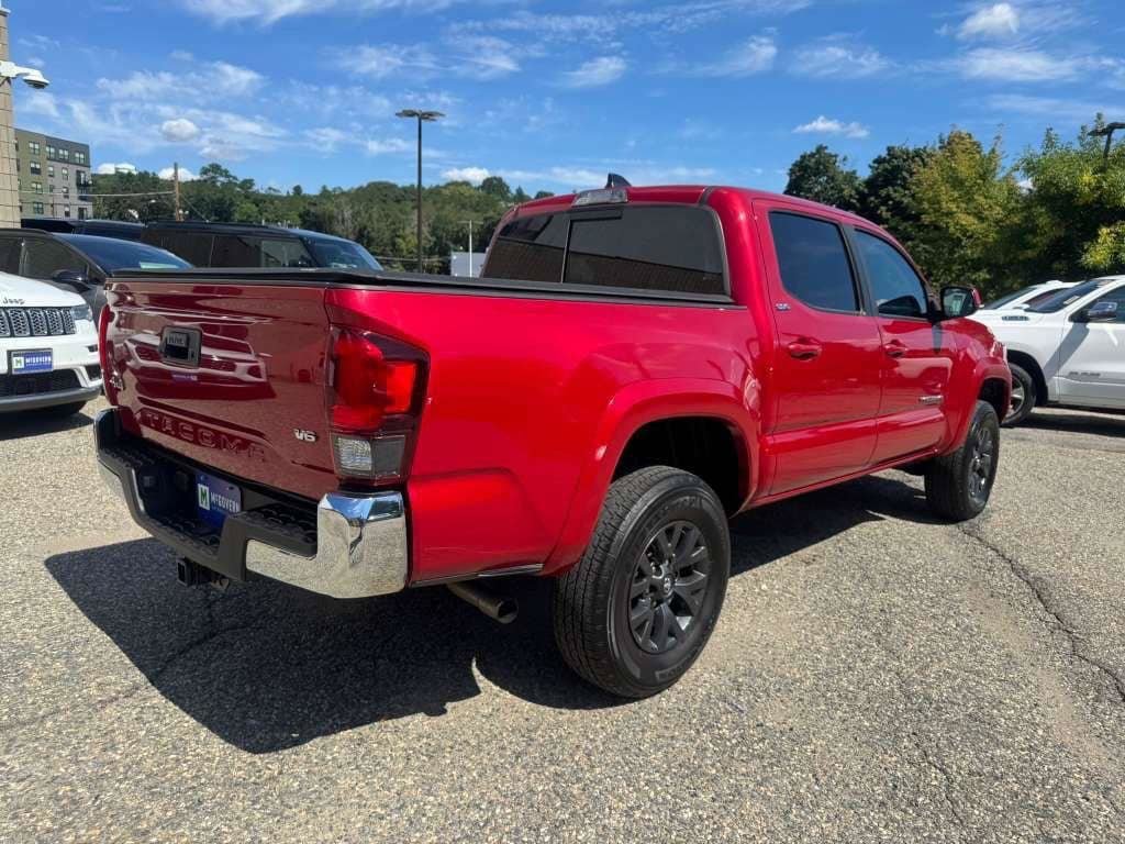 Used 2023 Toyota Tacoma SR5 AWD/4WD image 7