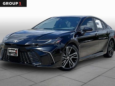 Used 2025 Toyota Camry XSE w/ Premium Package FWD image 1