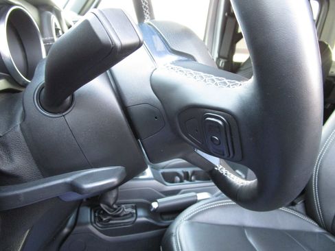 Used 2021 Jeep Wrangler Unlimited Sahara w/ Cold Weather Group image 26