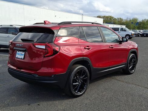 Certified 2023 GMC Terrain SLE w/ Driver Convenience Package AWD/4WD image 7