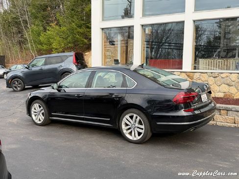 Used 2017 Volkswagen Passat 1.8T SEL Premium image 3
