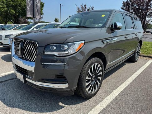 Used 2024 Lincoln Navigator L Black Label AWD/4WD image 3