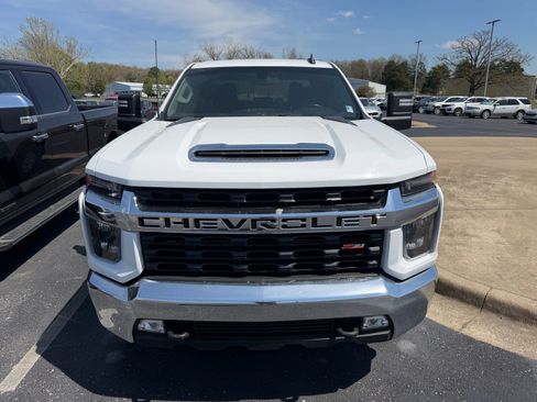 Used 2023 Chevrolet Silverado 2500 LT w/ Convenience Package image 2