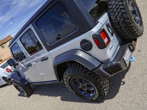 Used 2023 Jeep Wrangler Unlimited w/ Cold Weather Group image 8