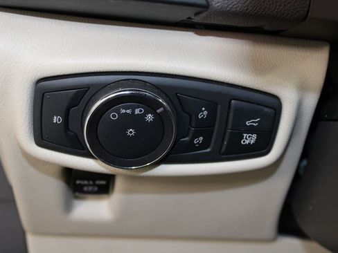 Used 2019 Lincoln Nautilus Select image 42