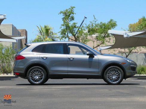 Used 2013 Porsche Cayenne AWD/4WD image 2