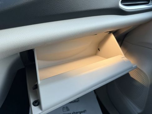 Used 2023 Chrysler Pacifica Touring-L image 25