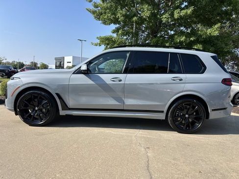 Certified 2024 BMW X7 xDrive40i w/ M Sport Package AWD/4WD image 2