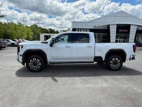 New 2026 GMC Sierra 2500 Denali Ultimate w/ LPO, Black Badging Package AWD/4WD image 2