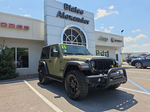 Used 2025 Jeep Wrangler Sport AWD/4WD image 1