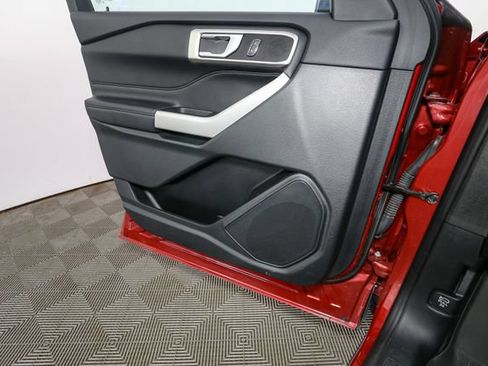 Used 2024 Ford Explorer XLT w/ Equipment Group 202A AWD/4WD image 36