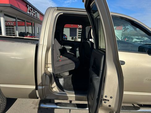 Used 2005 Dodge Ram 1500 Truck SLT w/ Quad Cab Big Horn Value Group image 12
