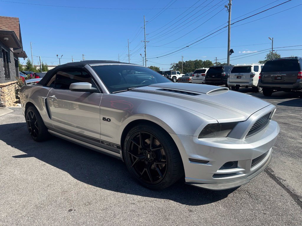 Used 2013 Ford Mustang GT Premium w/ Electronics Pkg RWD image 8