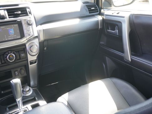 Used 2018 Toyota 4Runner SR5 Premium AWD/4WD image 17