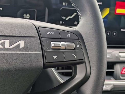 New 2025 Kia K4 EX image 25