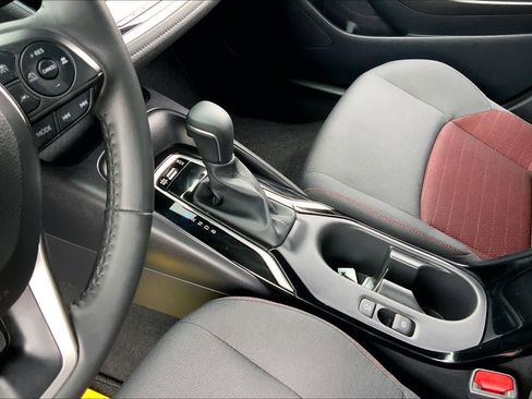 Used 2025 Toyota Corolla SE image 16