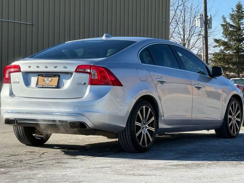 Used 2017 Volvo S60 T5 Inscription image 6