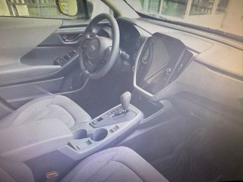 Used 2024 Subaru Crosstrek 2.0i Premium image 4